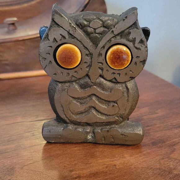 Wrought Iron Owl Napkin Holder Brown Eyes - Picture 1 of 6